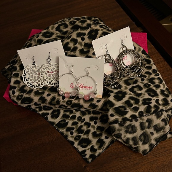 4 Pair NEW Stylish Earrings by Premier Designs - Picture 6 of 6